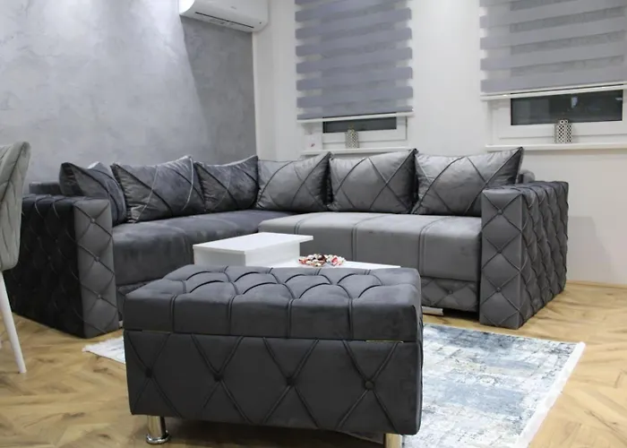 In Silver Apartman